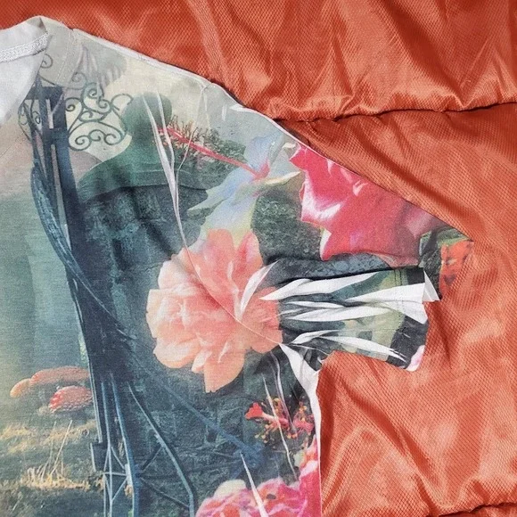 Disney Alice in Wonderland All Over Print T-Shirt XL Made in USA Vintage 2010 - Picture 7 of 14